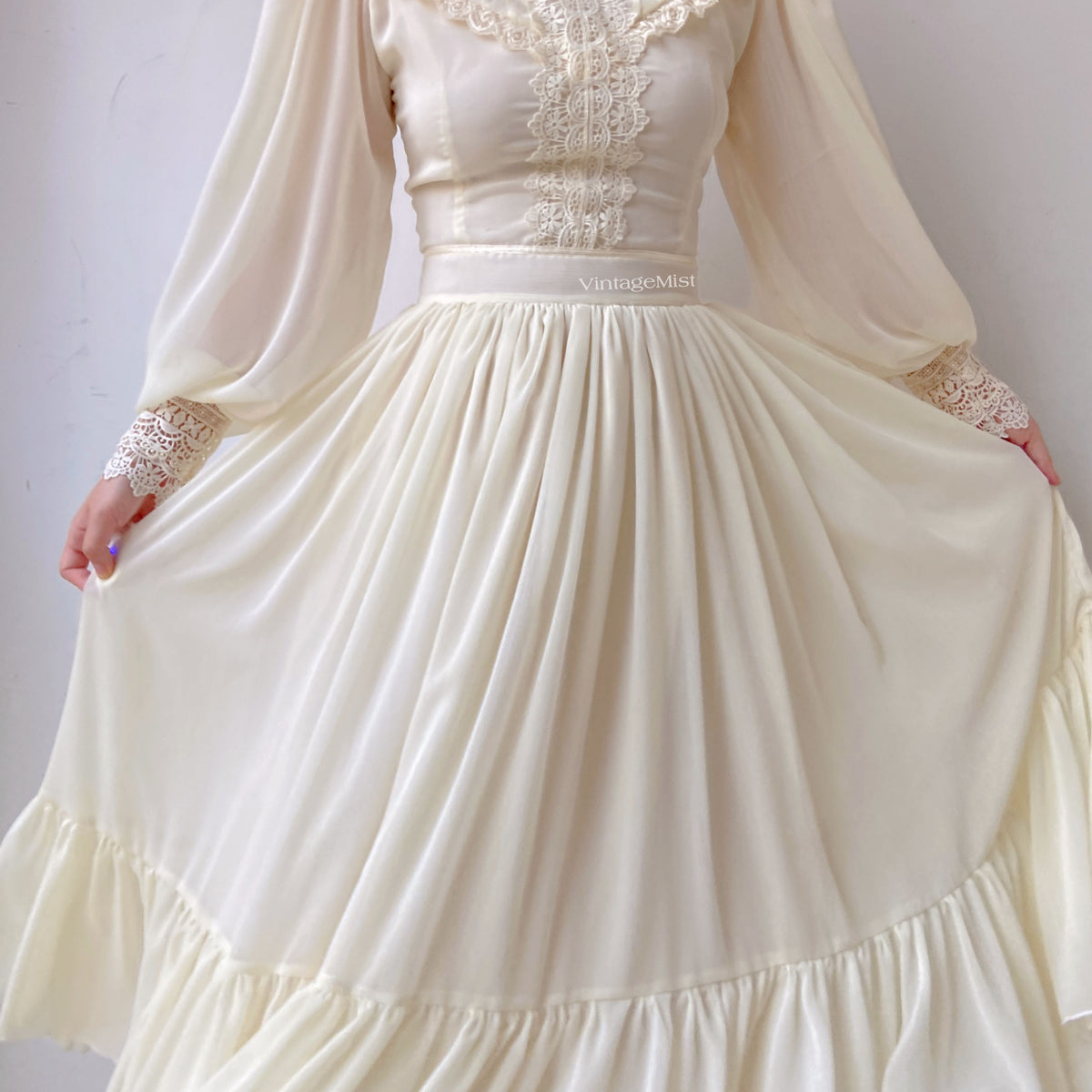 Chiffon Lantern Sleeve Lace Trim Dress