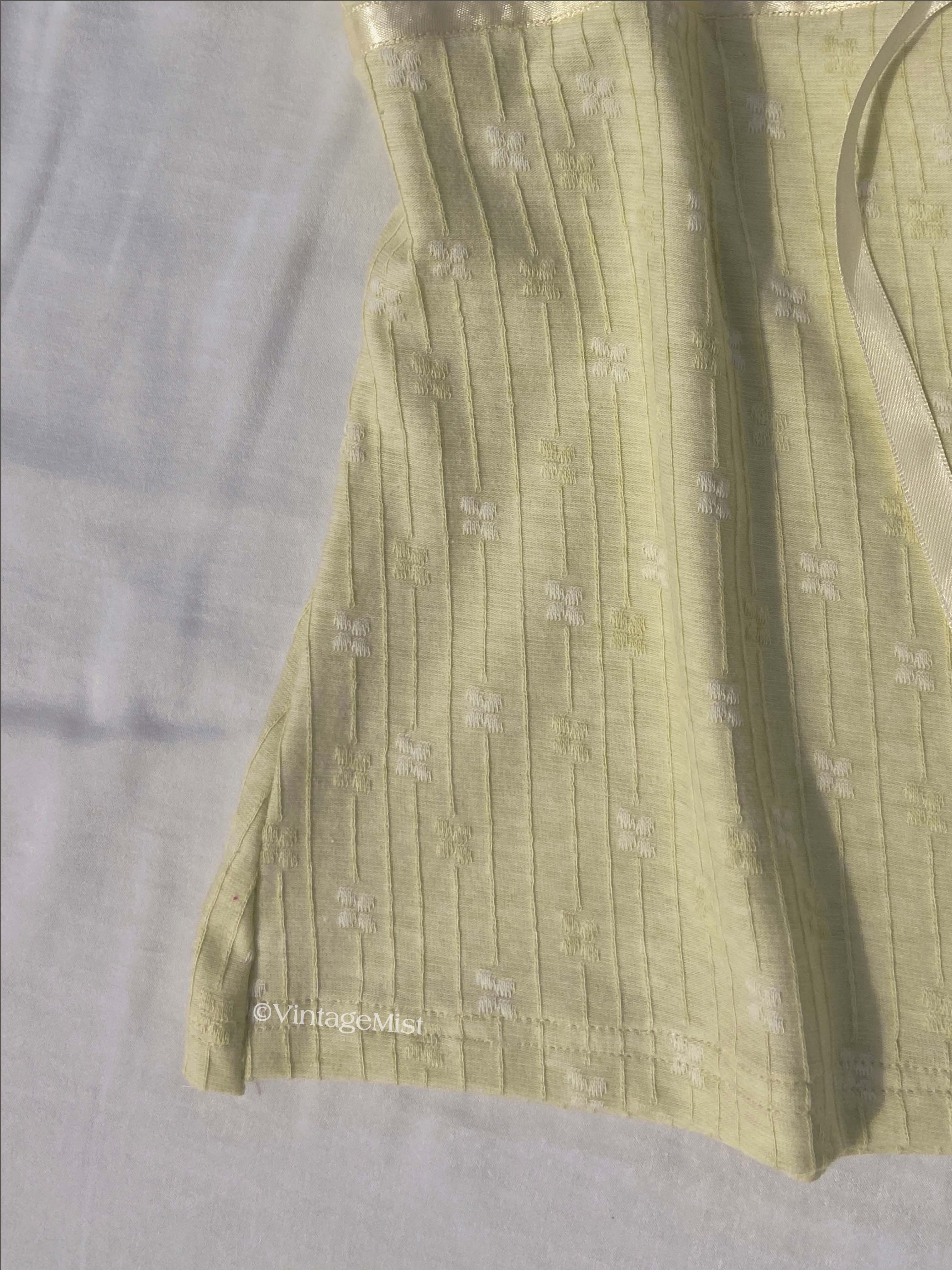 Girly V-neck Lace Cami Top in Green: Cute Summer Outfits | VintageMist