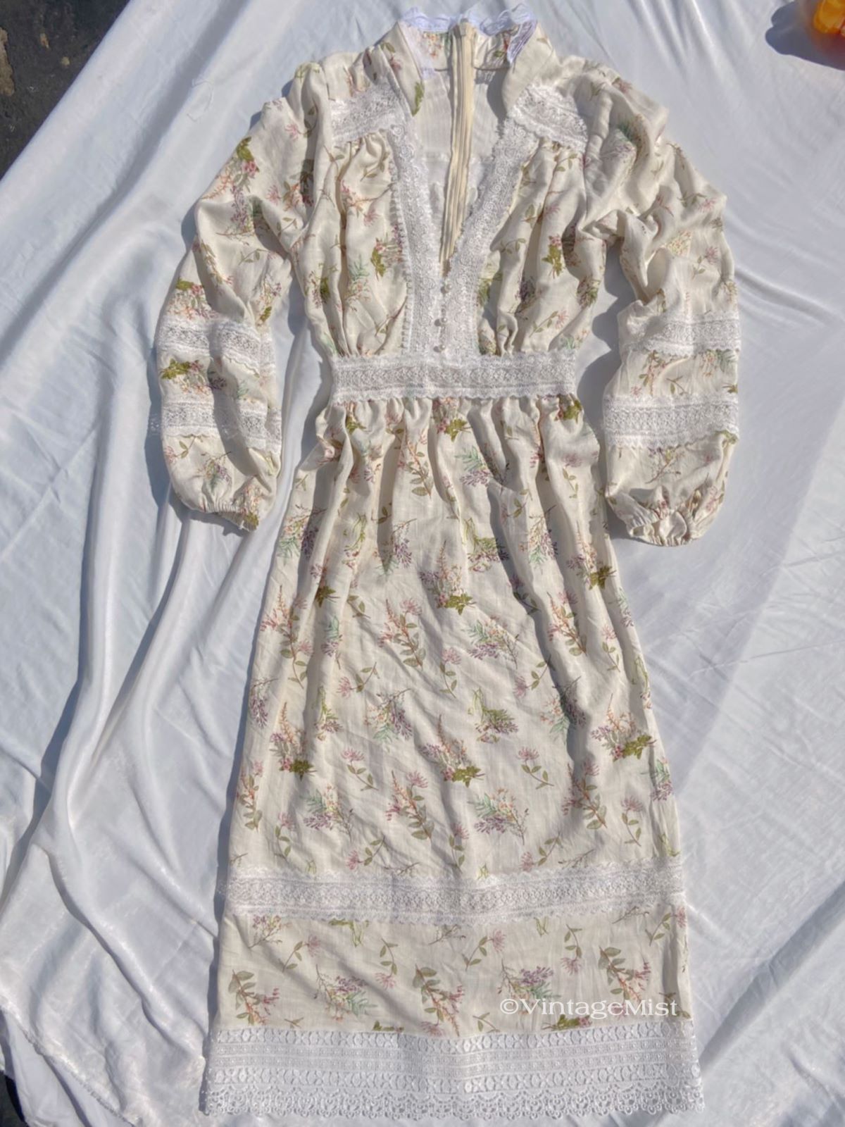 Long Lantern Sleeve Floral V Neck Lace Midi Dress - Beige VintageMist