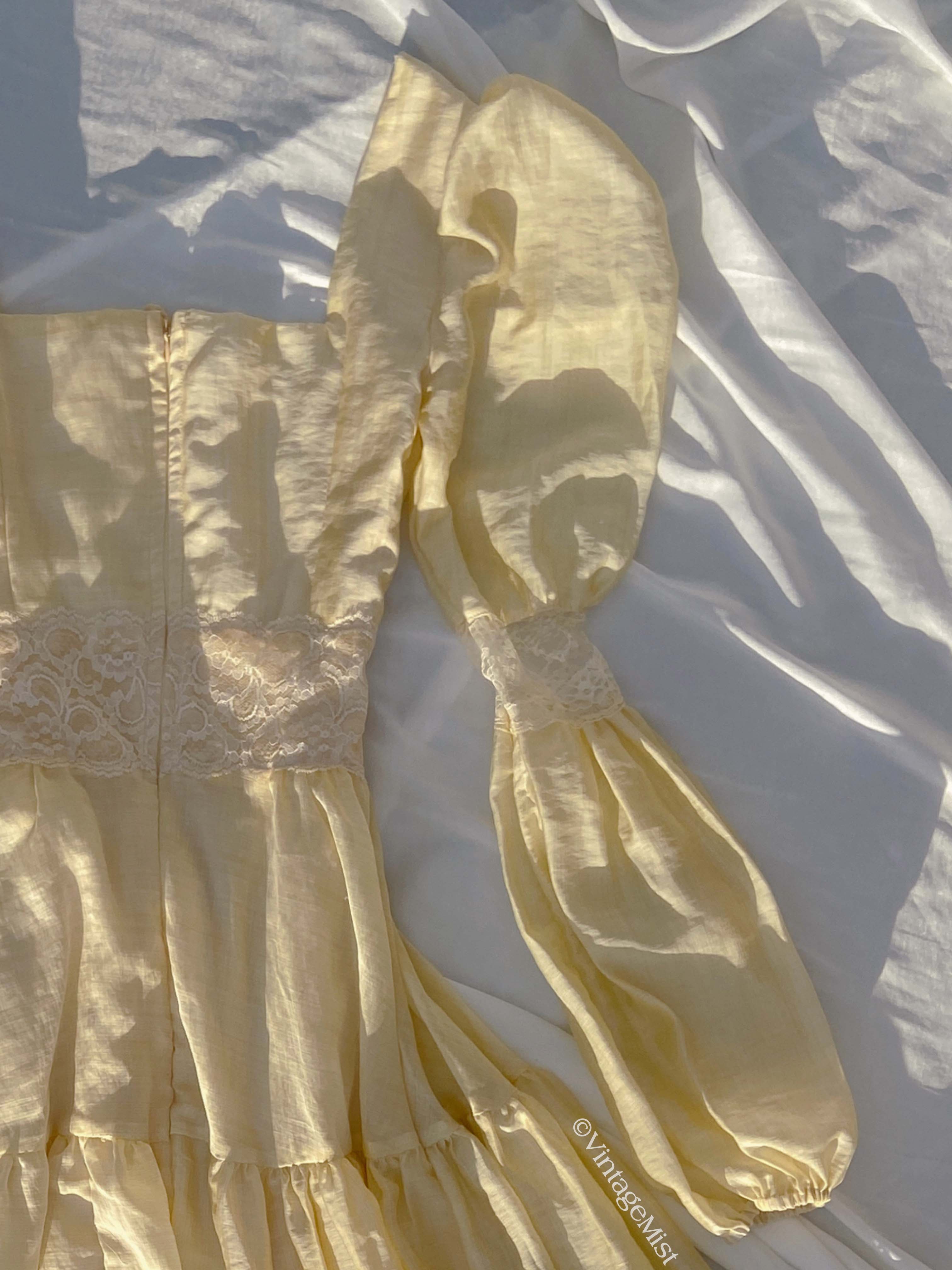 Vintage Lace Square Neck Long Sleeve Pleated Dress Cream | VintageMist