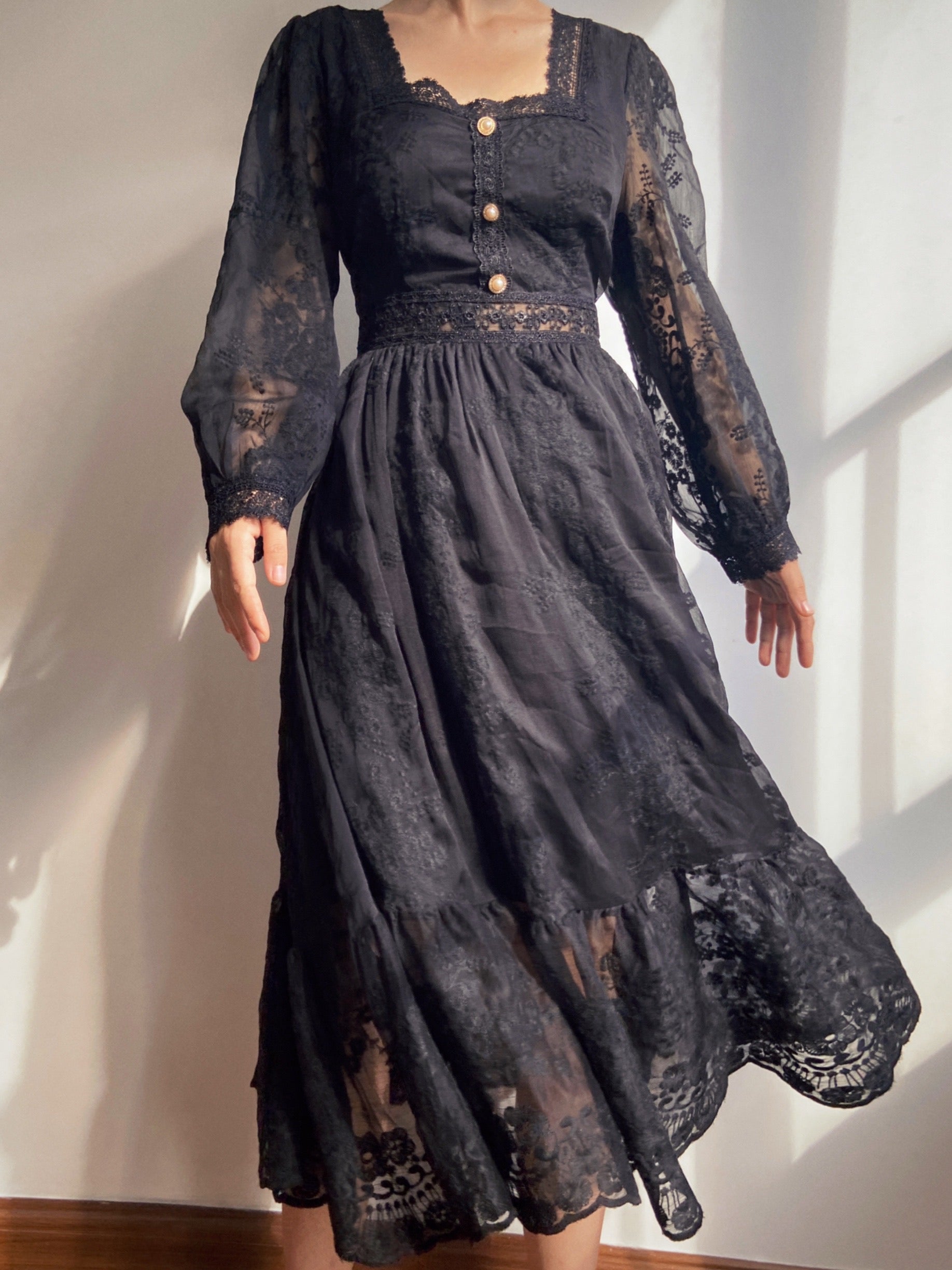 Embroidered Floral Chiffon Long Sleeve Midi Dress - Black| VintageMist