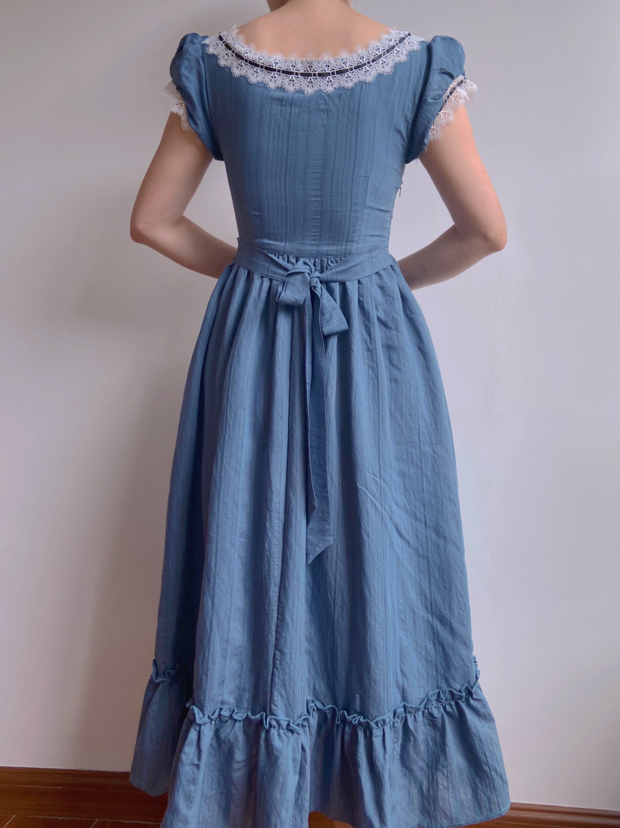 Puff Sleeves Lace Midi Dress - Blue | VintageMist