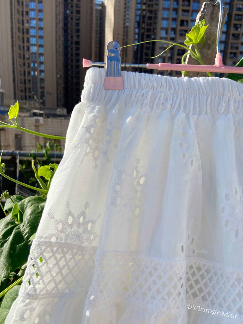 Elegant Lace Hollow Skirt Retro Pleated - White | VintageMist