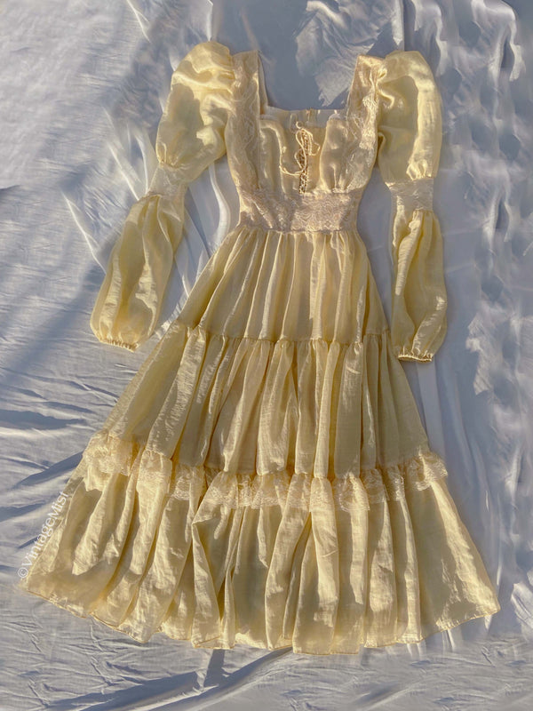 Vintage Lace Square Neck Long Sleeve Pleated Dress Cream | VintageMist