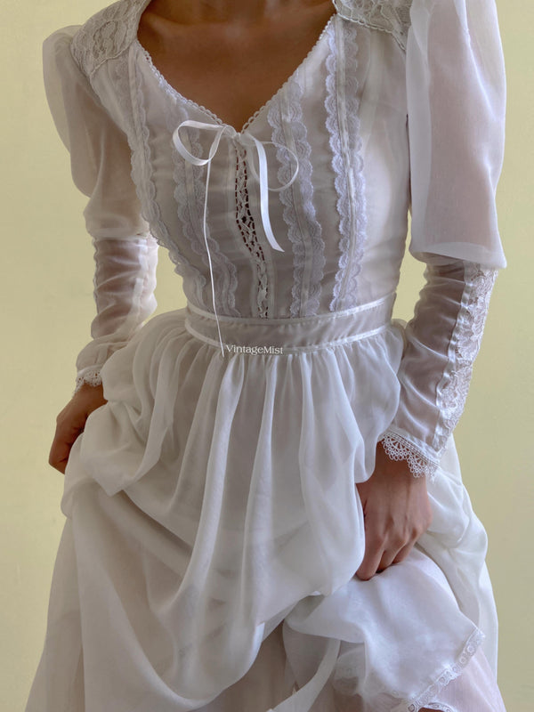 1970s Romantic Lamb Leg Sleeve Lace Dress - White | VintageMist