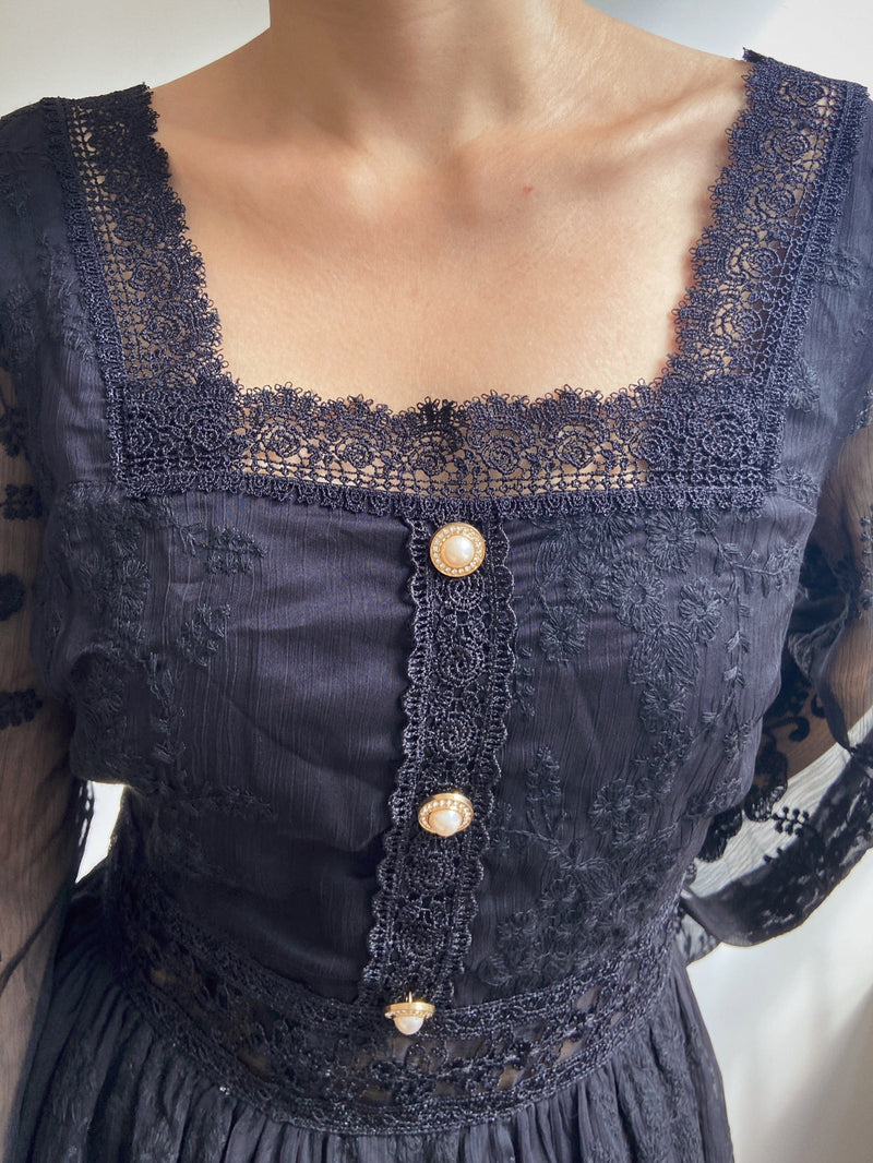 Embroidered Floral Chiffon Long Sleeve Midi Dress - Black| VintageMist