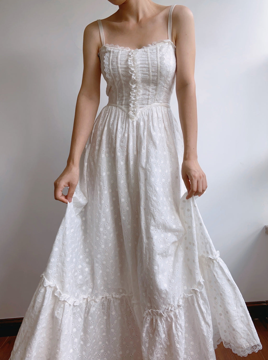 White cotton eyelet wedding dress discount